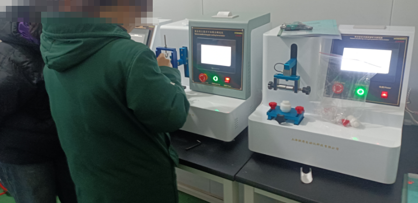 上海理涛赴河北某某医疗器械有限公司上门培训四大关键缝合器械检测设备