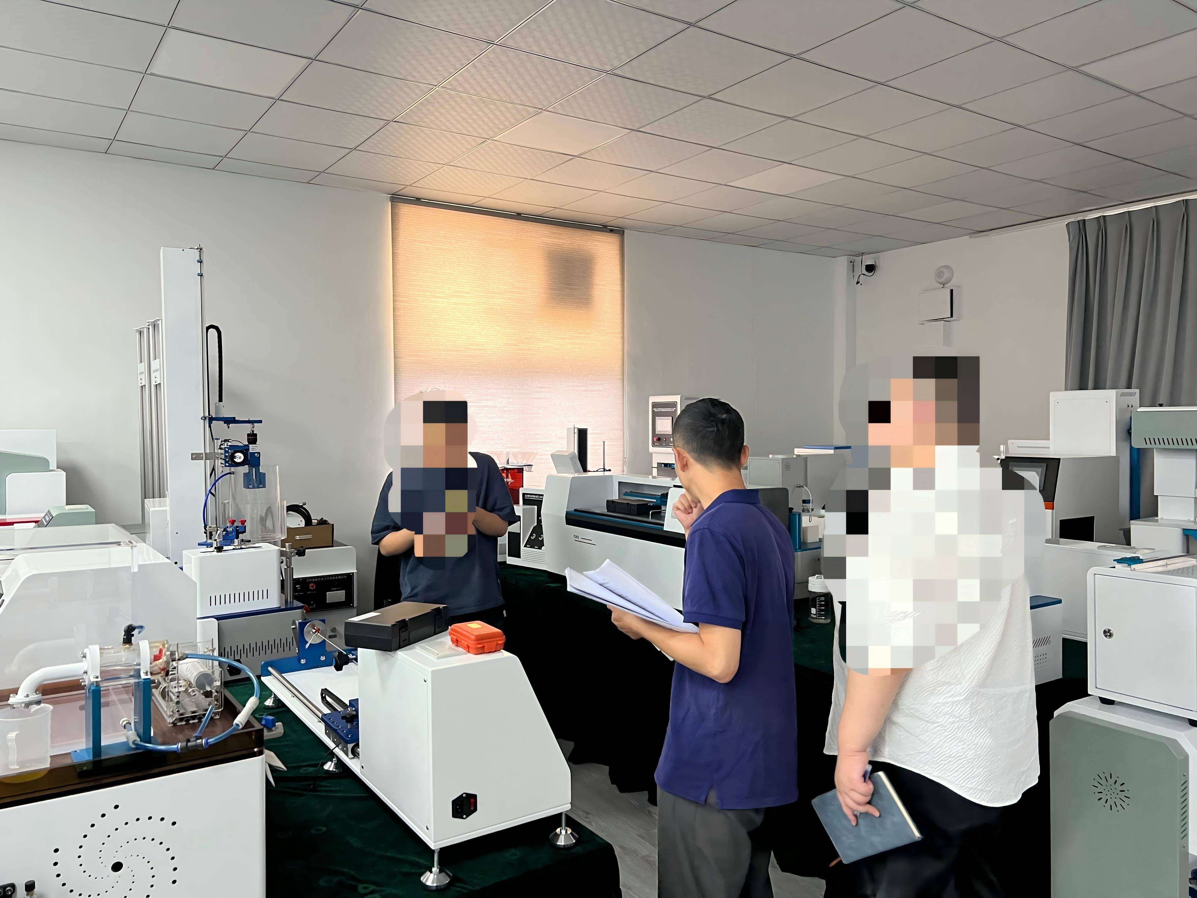 上海某有限公司赴上海徽涛考察药液过滤器细菌截留测试仪